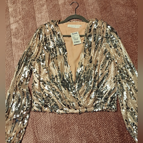 Sequine Top - Picture 1 of 7
